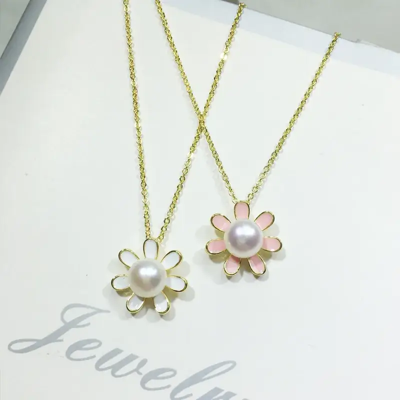 Wholesale Daisy Pearl Necklace Gold Color