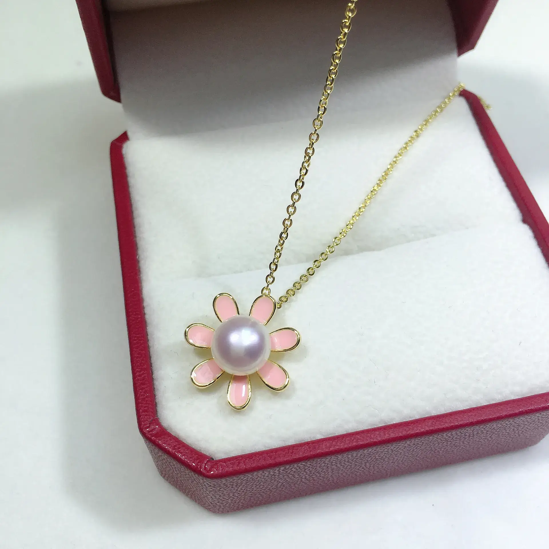 Wholesale Daisy Pearl Necklace Gold Color