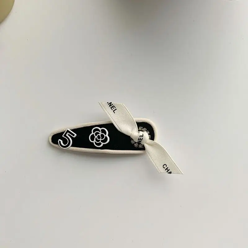 Tweed Style Black & White Hair Clip for Women - Image 7