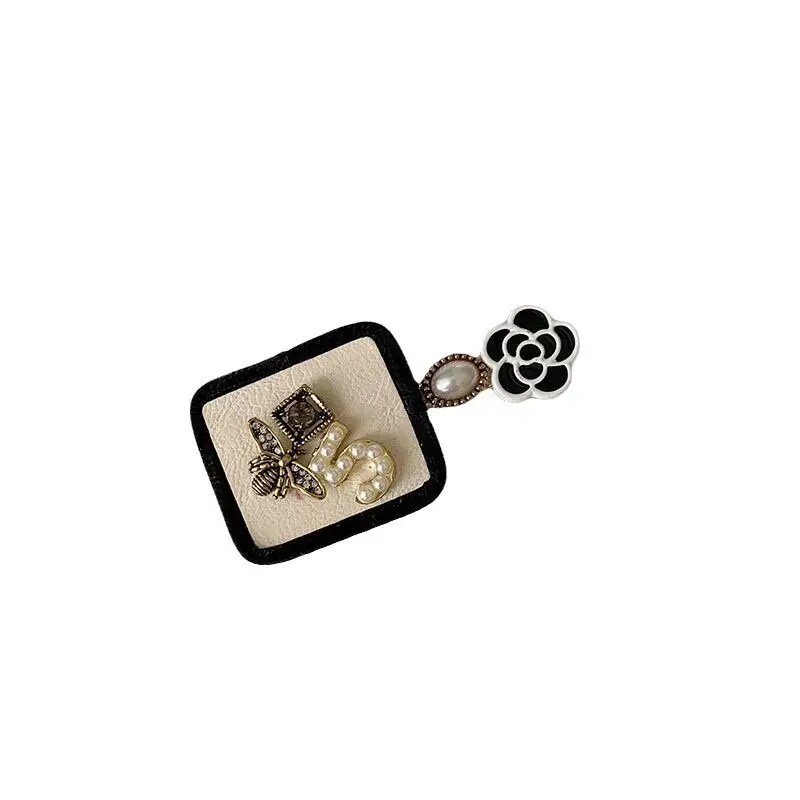 Tweed Style Black & White Hair Clip for Women - Image 8