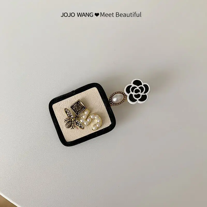 Tweed Style Black & White Hair Clip for Women - Image 3