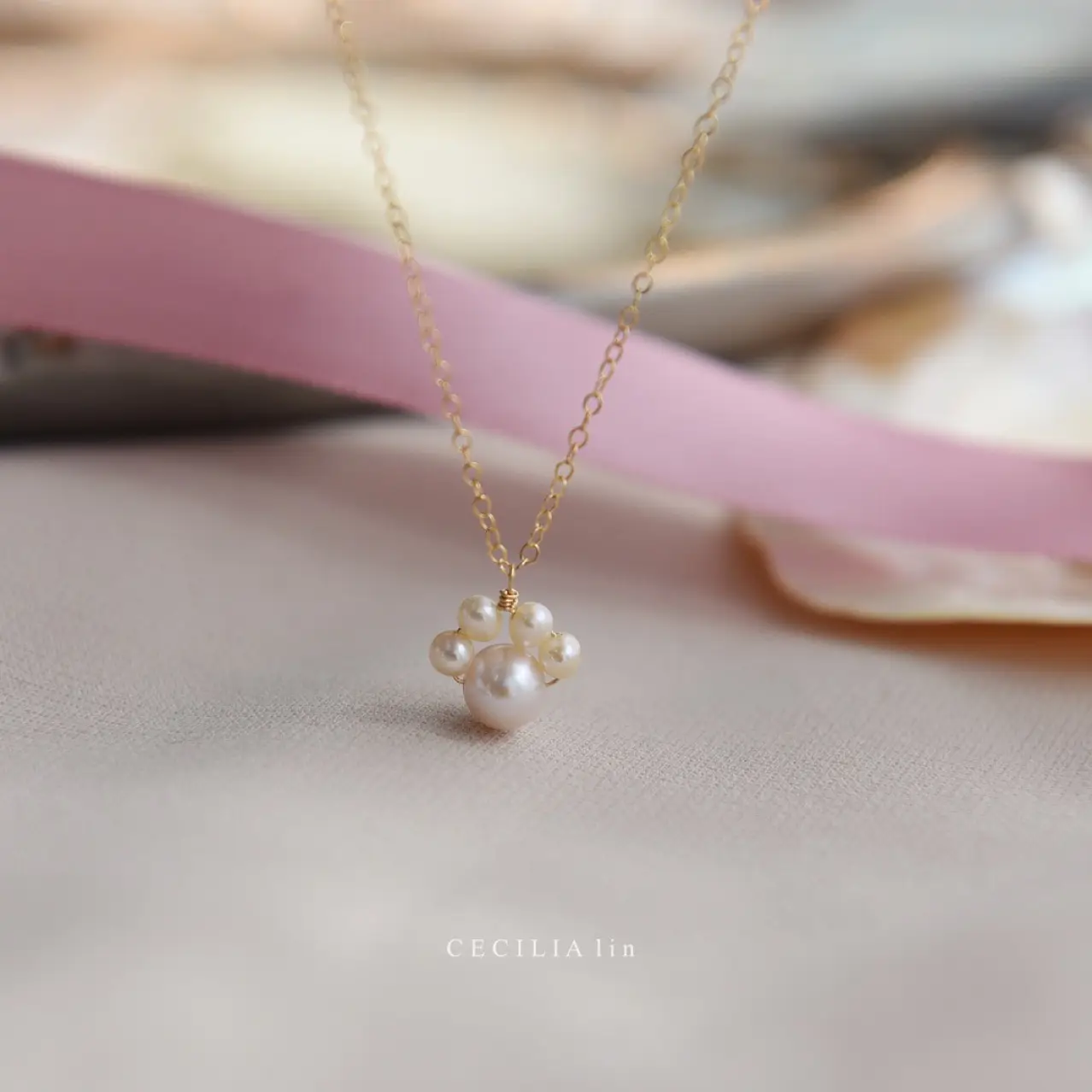 Natural Pearl Kitten Claw Necklace 14K Gold Collar — feature 3