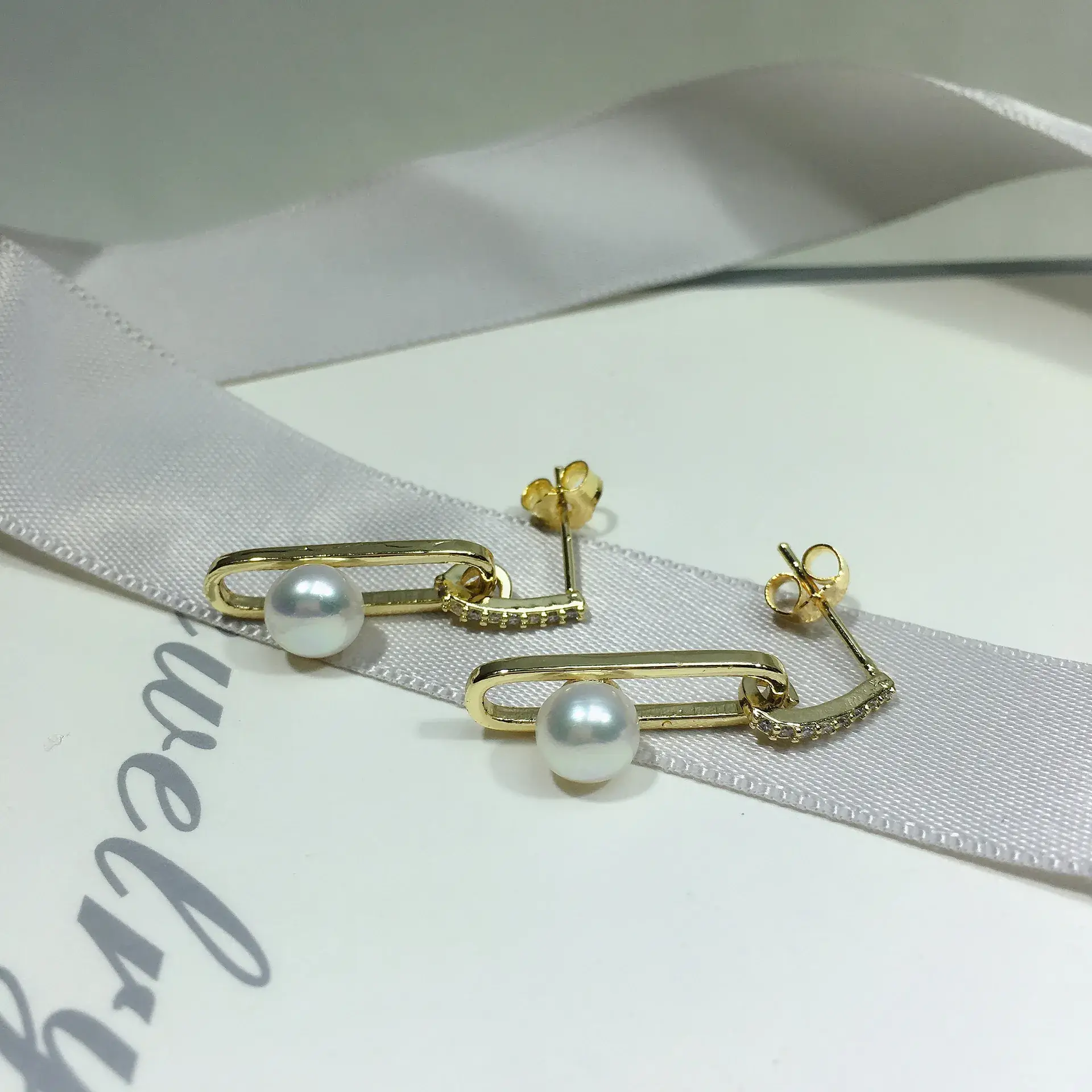 Pearl Earrings for Women Geometric Design Freshwater Style - Image 4
