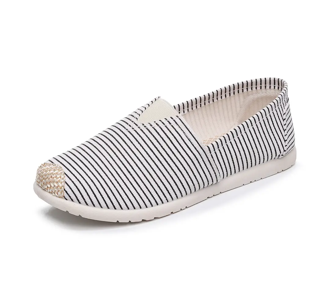 2026 Autumn New Style Old Beijing Cloth Shoes with Rubber Sole, Shallow Mouth, Non-Slip, Slip-On Canvas Women's Shoes, Comfortable - Image 11