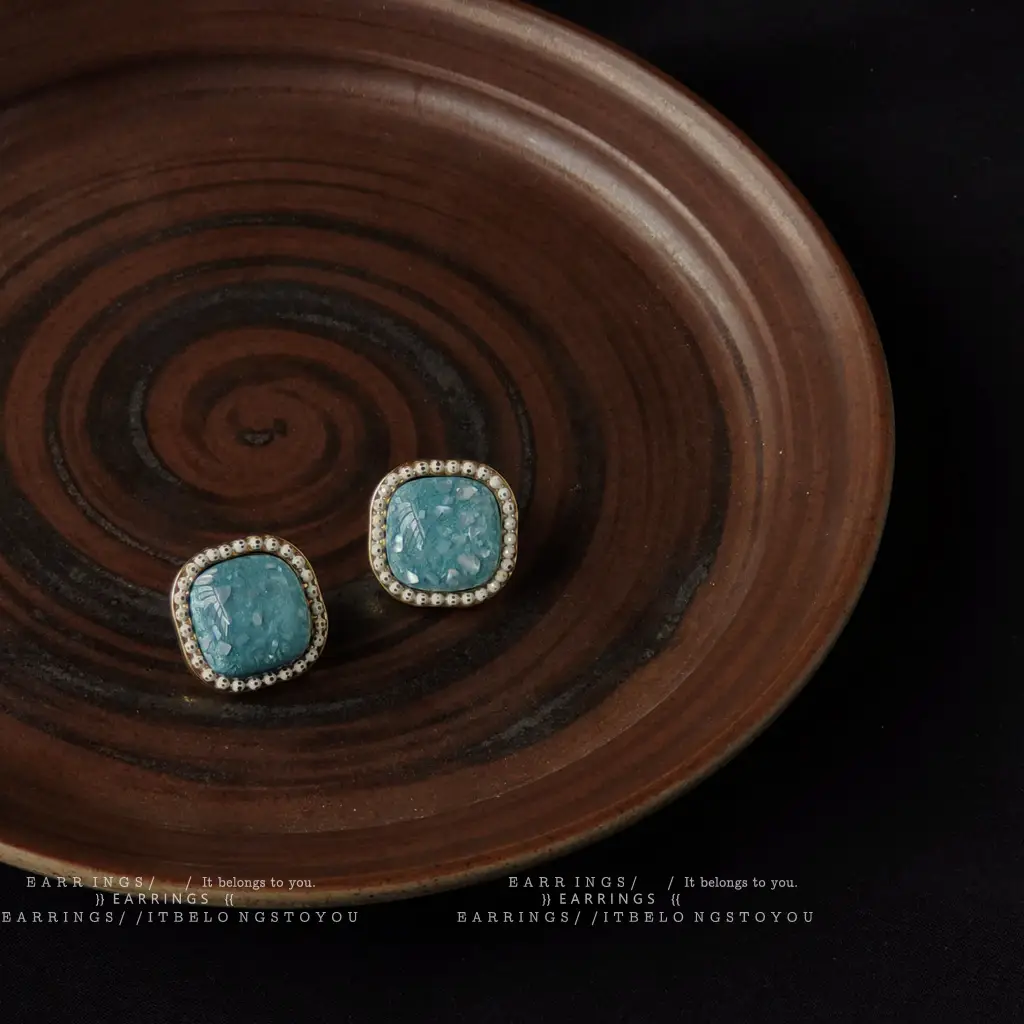 Retro Green Broken Shell Earrings S925 Silver