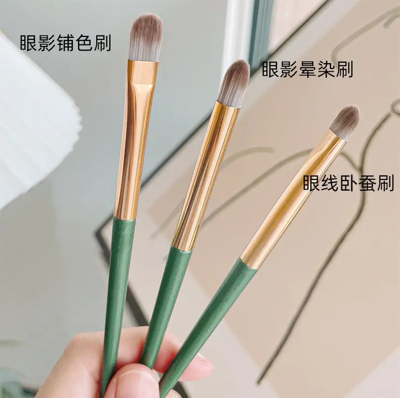 3 Pack Eyeshadow Fiber Brushes for Beginners — feature 11