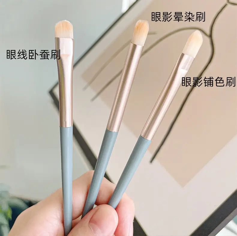 3 Pack Eyeshadow Fiber Brushes for Beginners — feature 7