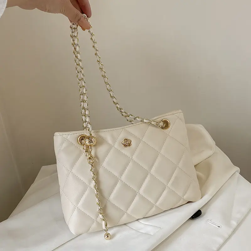 White Quilted Diamond Chain Crossbody Bag for Women - Image 3