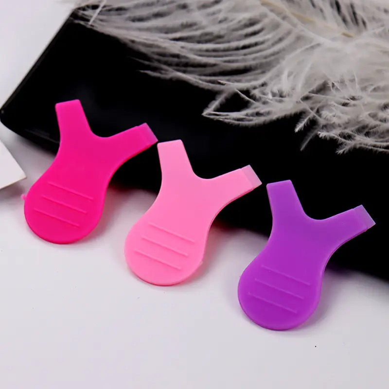 Red Silicone Y-Shaped Eyelash Comb - Image 12