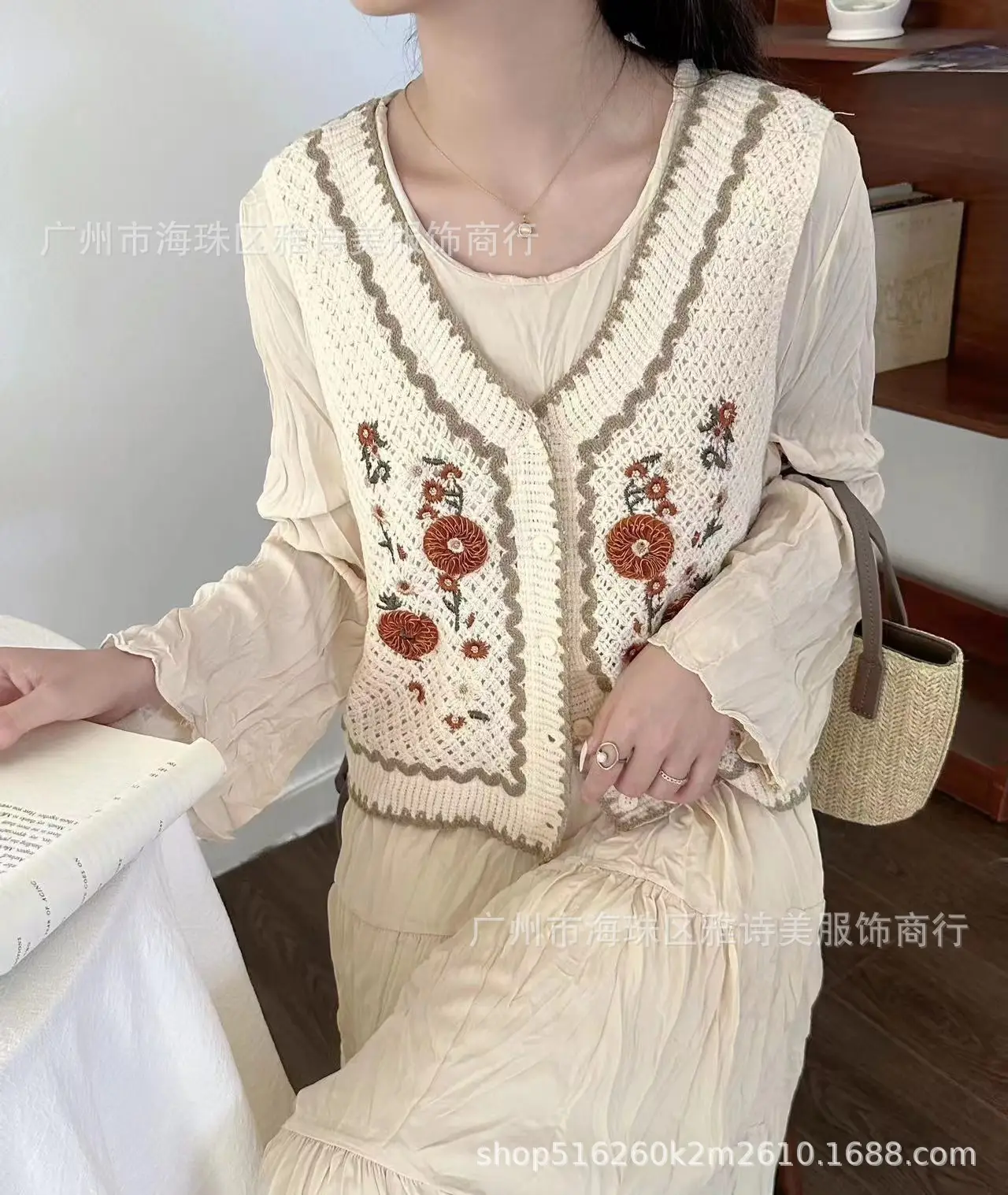 New Spring Women's Knitted Embroidery Vest Coat Ethnic Style