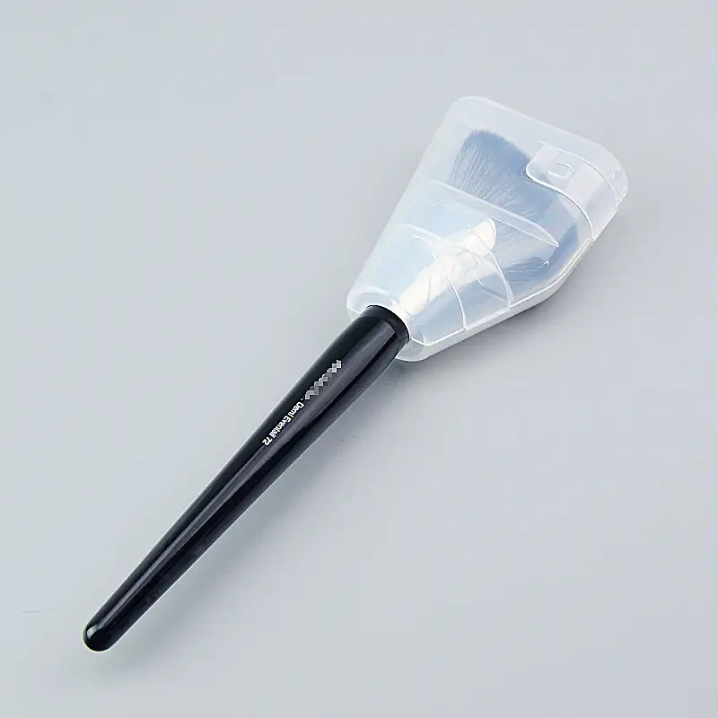 Silk Family 72# Emma Fluffy Sickle Repair Brush with Cover — feature 6