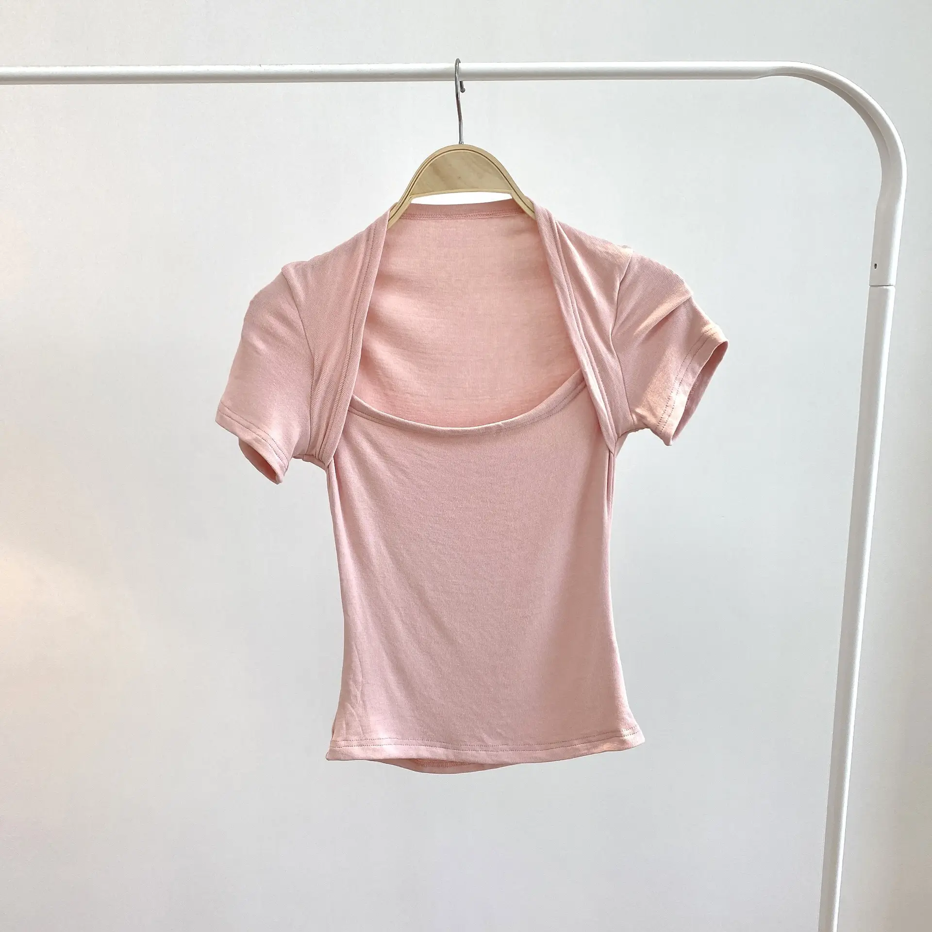 White Short Sleeve Yoga Shirt with Back Shoulder Design - Image 4