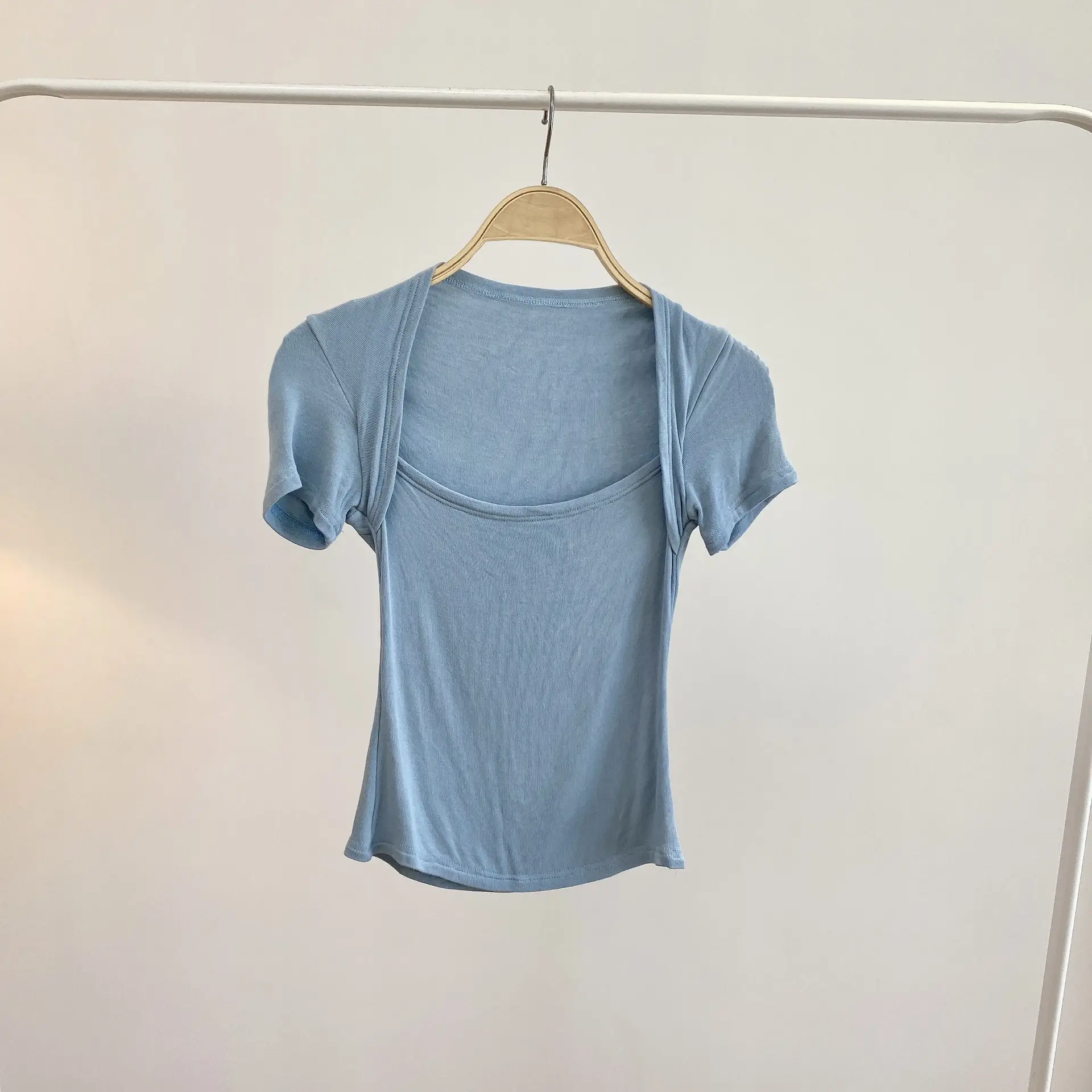 White Short Sleeve Yoga Shirt with Back Shoulder Design - Image 2