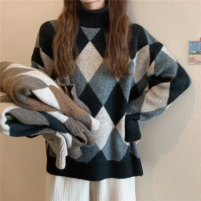 Women's Korean Style Diamond Turtleneck Sweater — feature 2