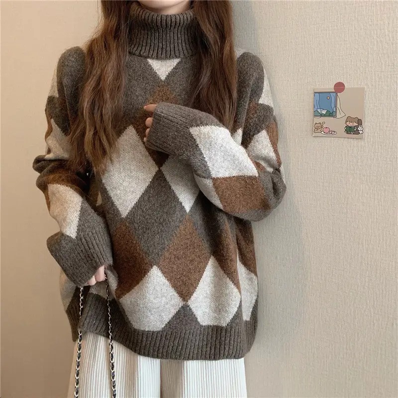 Women's Korean Style Diamond Turtleneck Sweater — feature 4