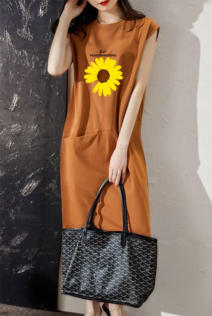 Women Loose Slimming T-shirt Dress Black Daisy Print Mid Length — feature 4