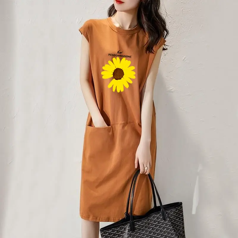 Women Loose Slimming T-shirt Dress Black Daisy Print Mid Length — feature 5
