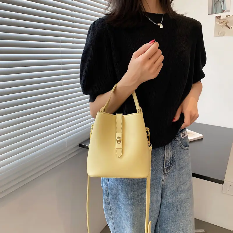 Women's Beige Gold Chain Shoulder Bag 2021 Trendy - Image 6