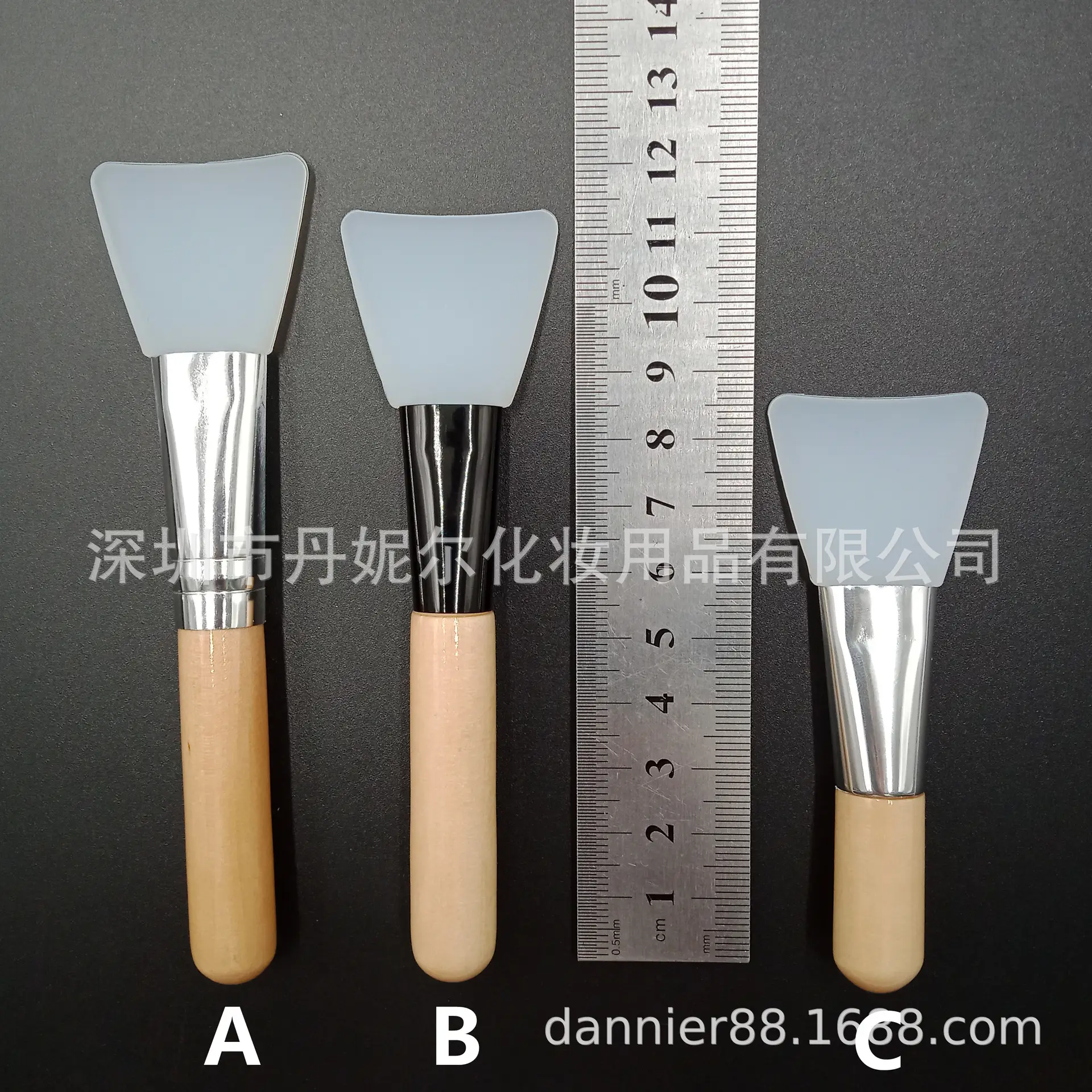 Soft Bristled Facial Mask Brush Set for Skin Care — feature 9