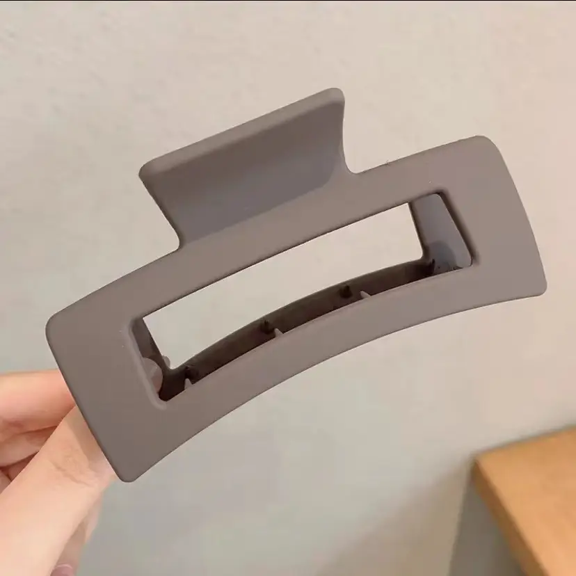 Matte Square Hair Clip for Bathing & Back of Head - Image 3