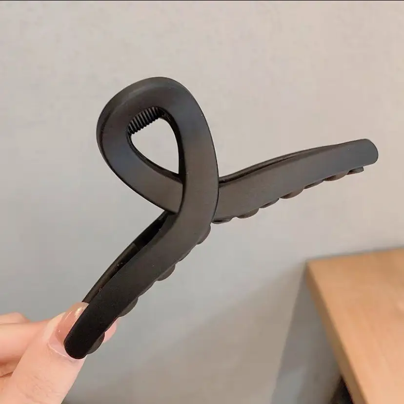 Matte Square Hair Clip for Bathing & Back of Head - Image 7