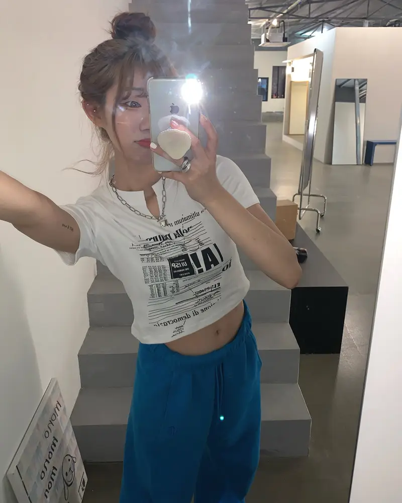 Women White V Neck Short Sleeve T-Shirt 2025 Summer — feature 14