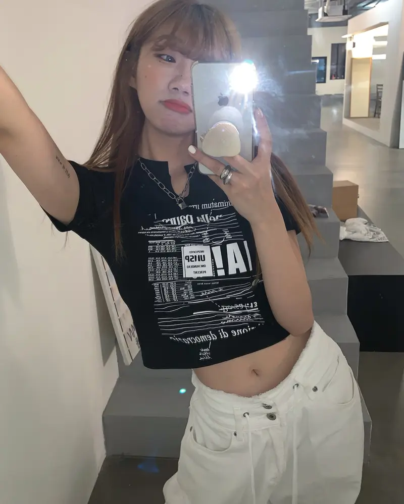 Women White V Neck Short Sleeve T-Shirt 2025 Summer — feature 27