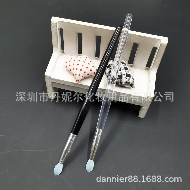 Silicone Lip Brush with Lid Portable Makeup Tool — feature 17