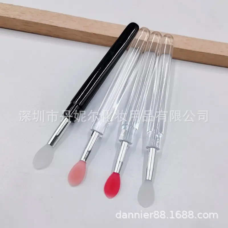 Silicone Lip Brush with Lid Portable Makeup Tool - Image 4
