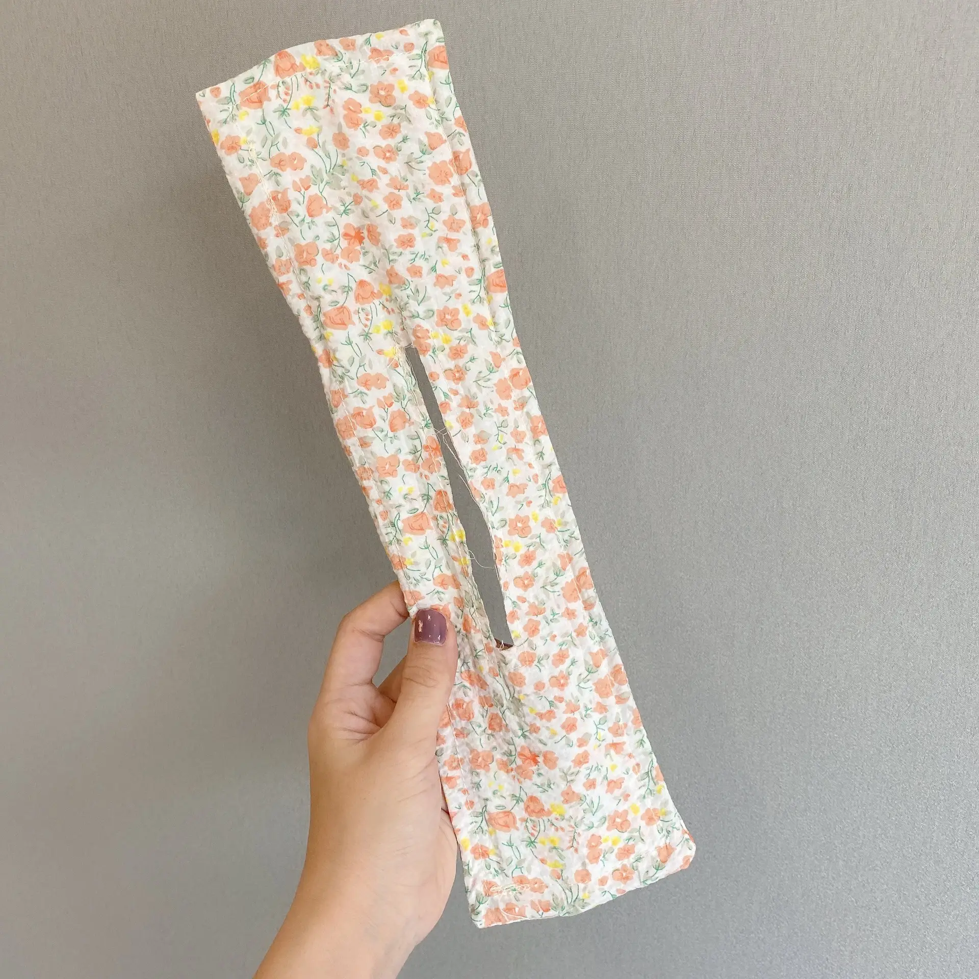 Pink Rose Hair Curler with Magic Twist Design — feature 48