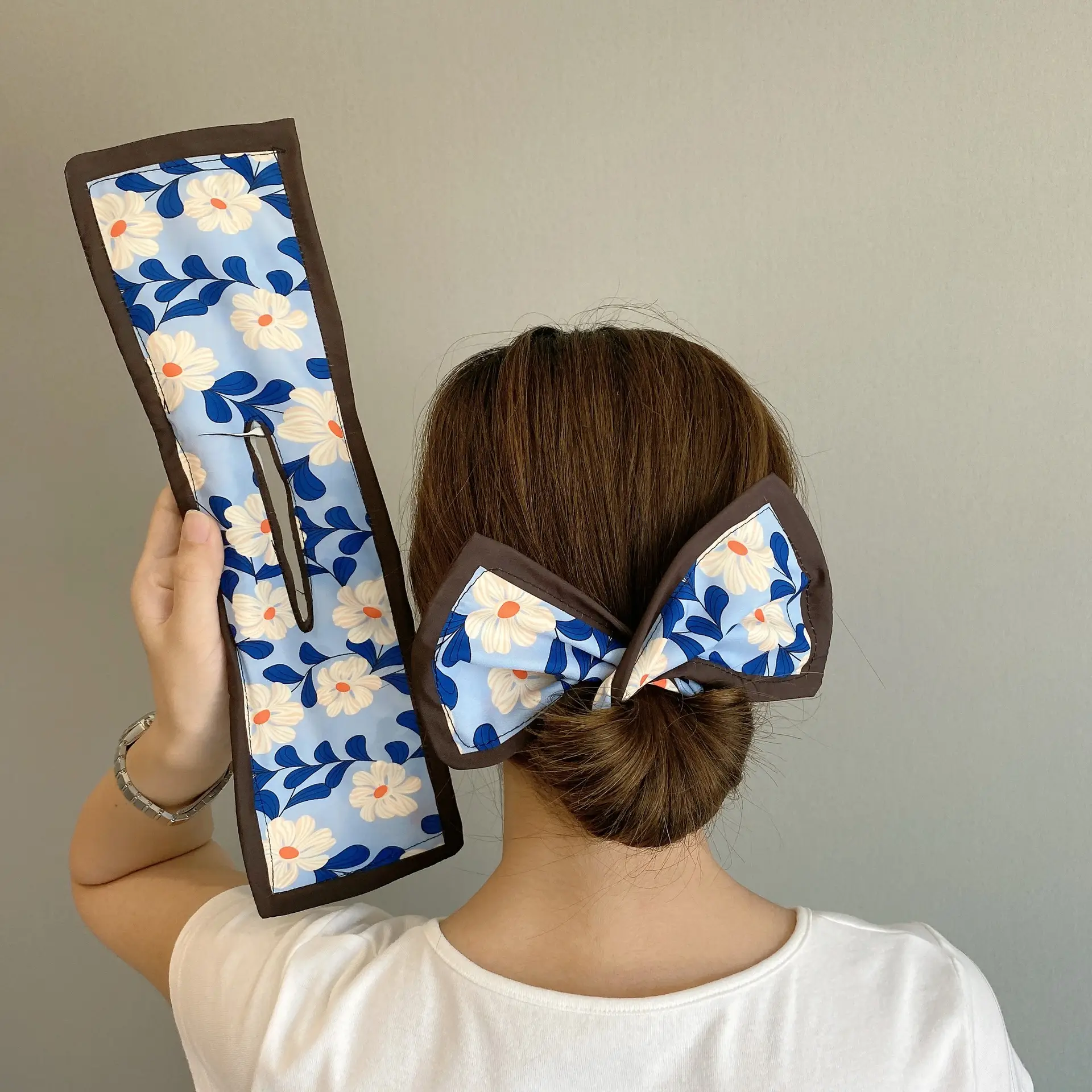 Pink Rose Hair Curler with Magic Twist Design — feature 53