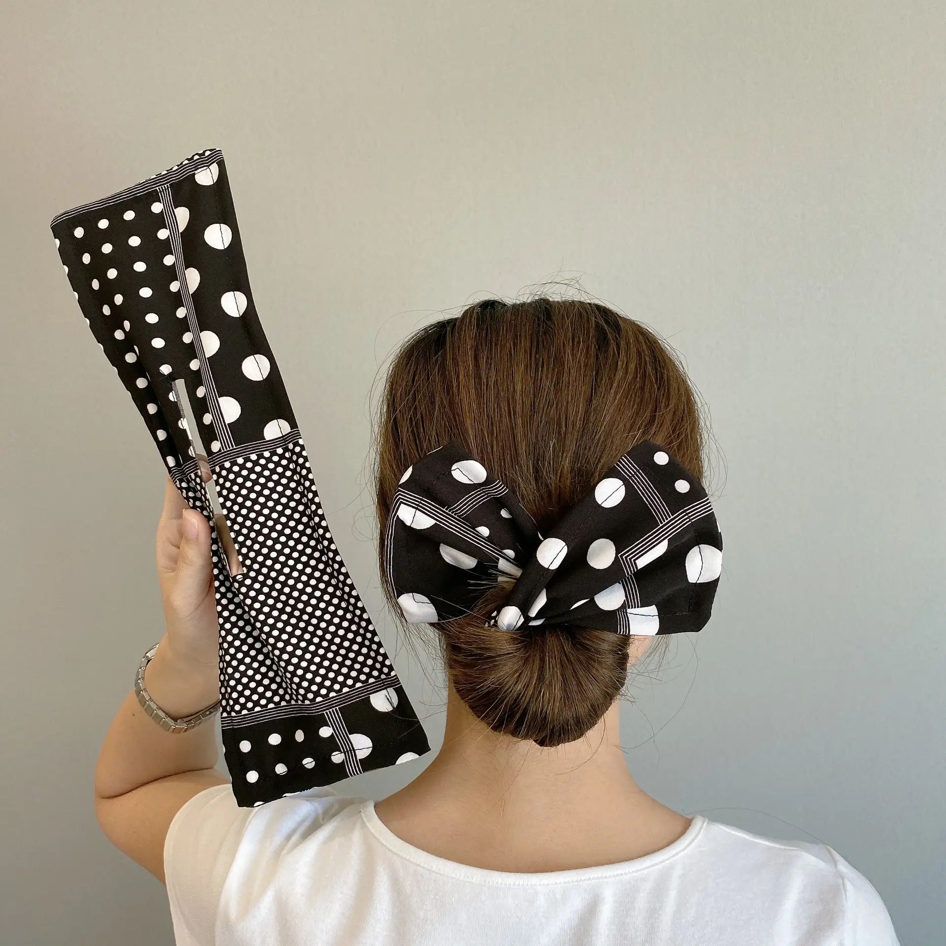 Pink Rose Hair Curler with Magic Twist Design — feature 55