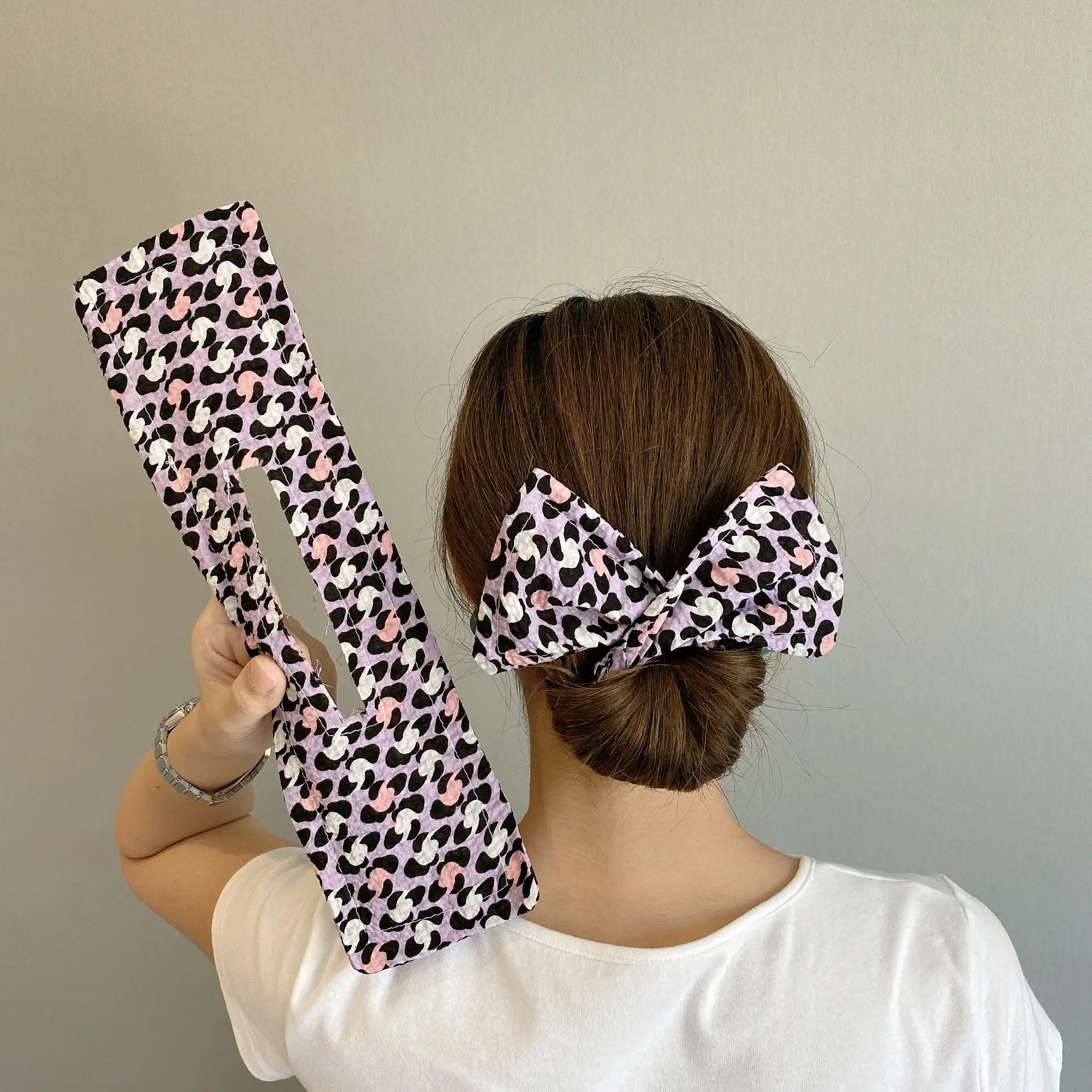 Pink Rose Hair Curler with Magic Twist Design — feature 58