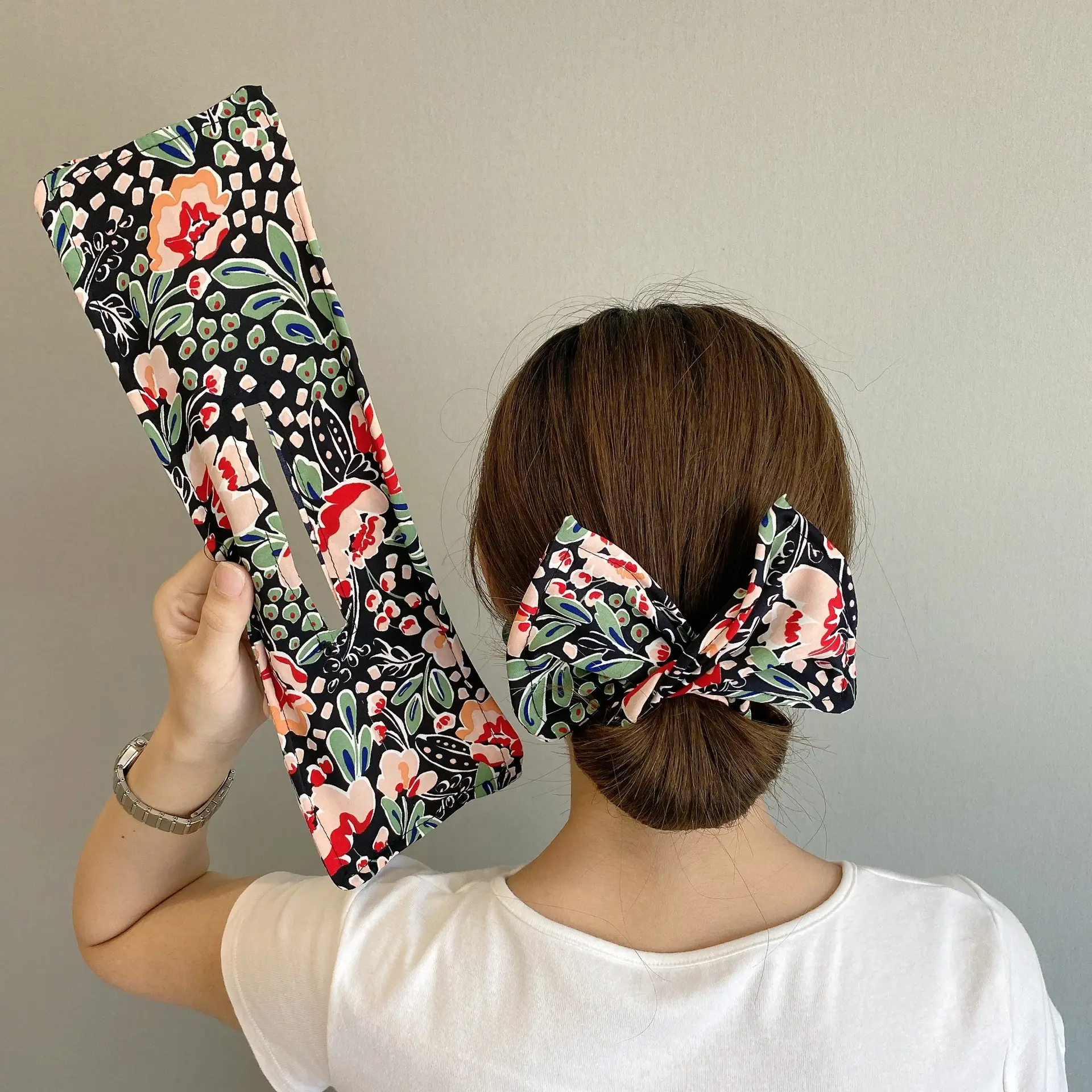 Pink Rose Hair Curler with Magic Twist Design — feature 59