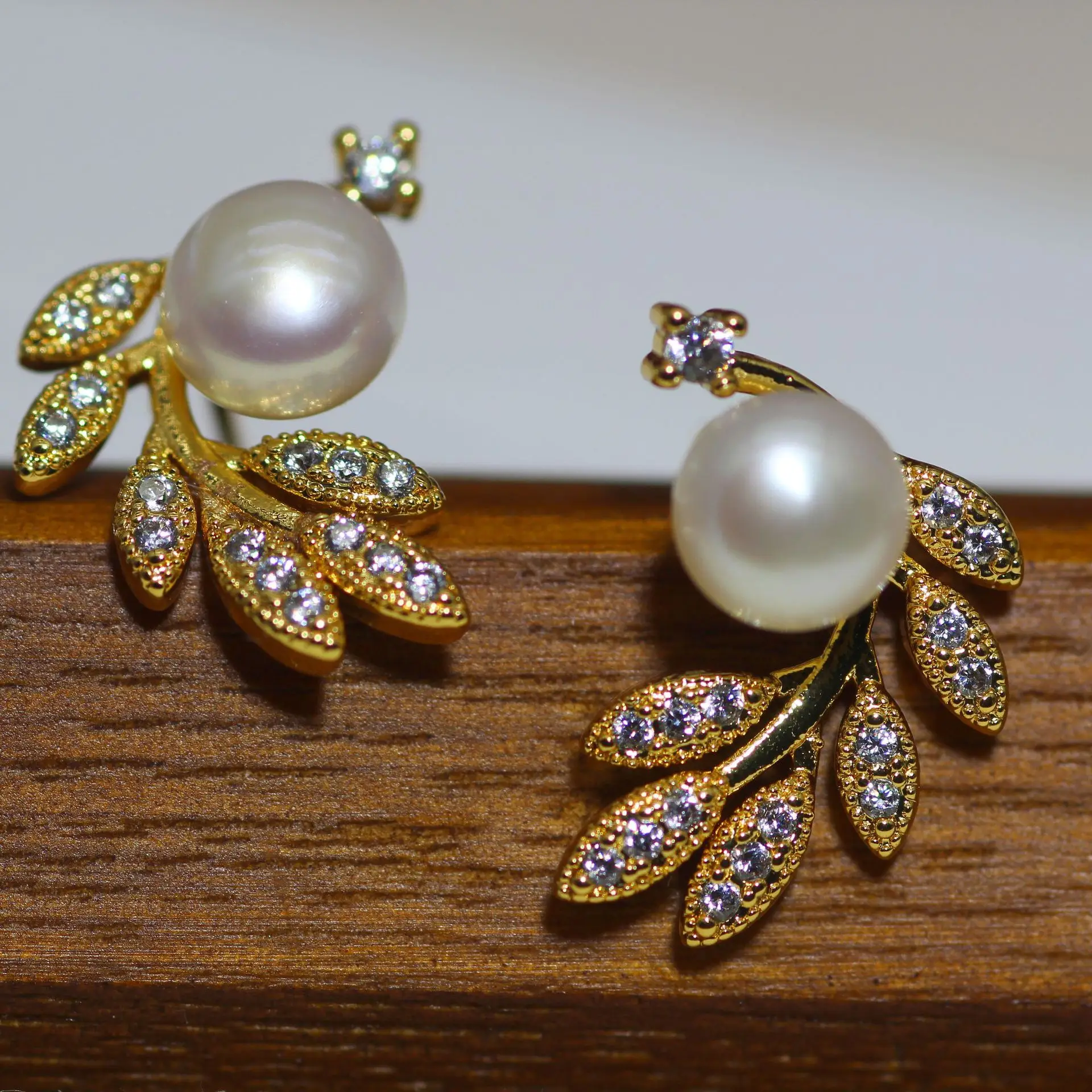 Pearl Earrings Gold Branch Design Vintage Style — feature 11