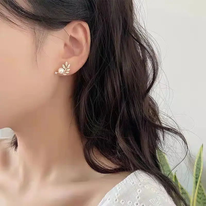 Pearl Earrings Gold Branch Design Vintage Style — feature 7