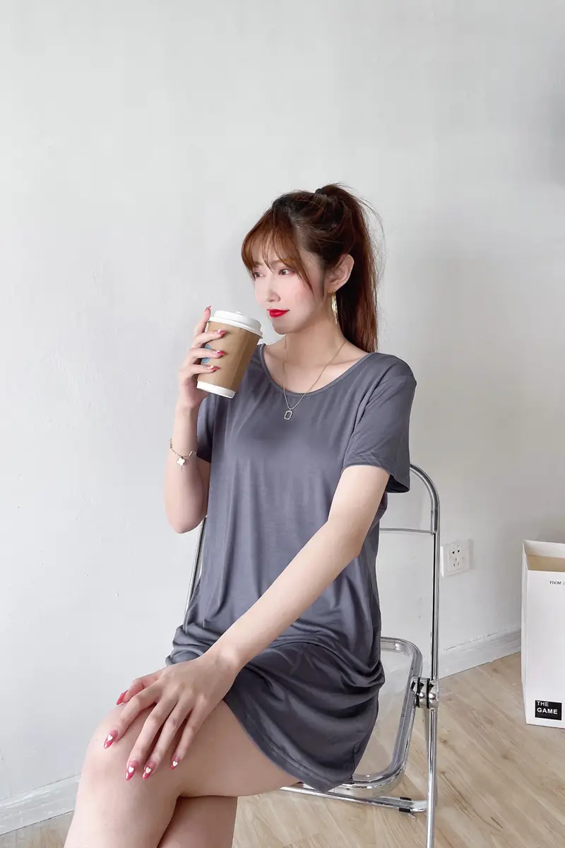 Women's Green Backless T-Shirt Mid Length Short Sleeve — feature 7