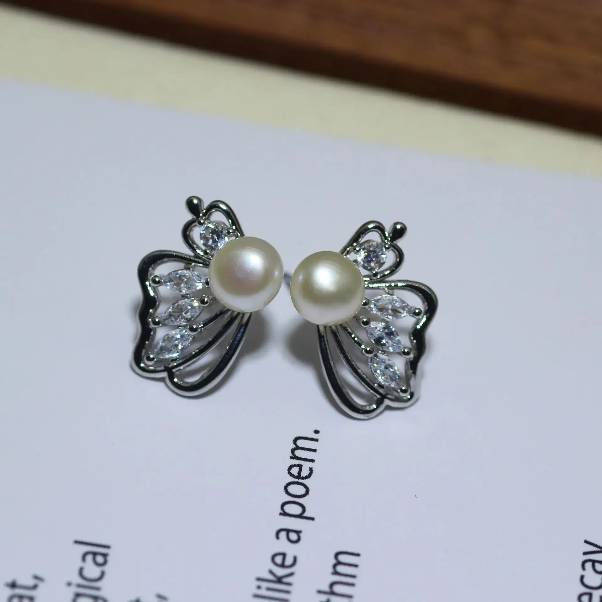 S925 Silver Butterfly Pearl Earrings for Women - Image 3
