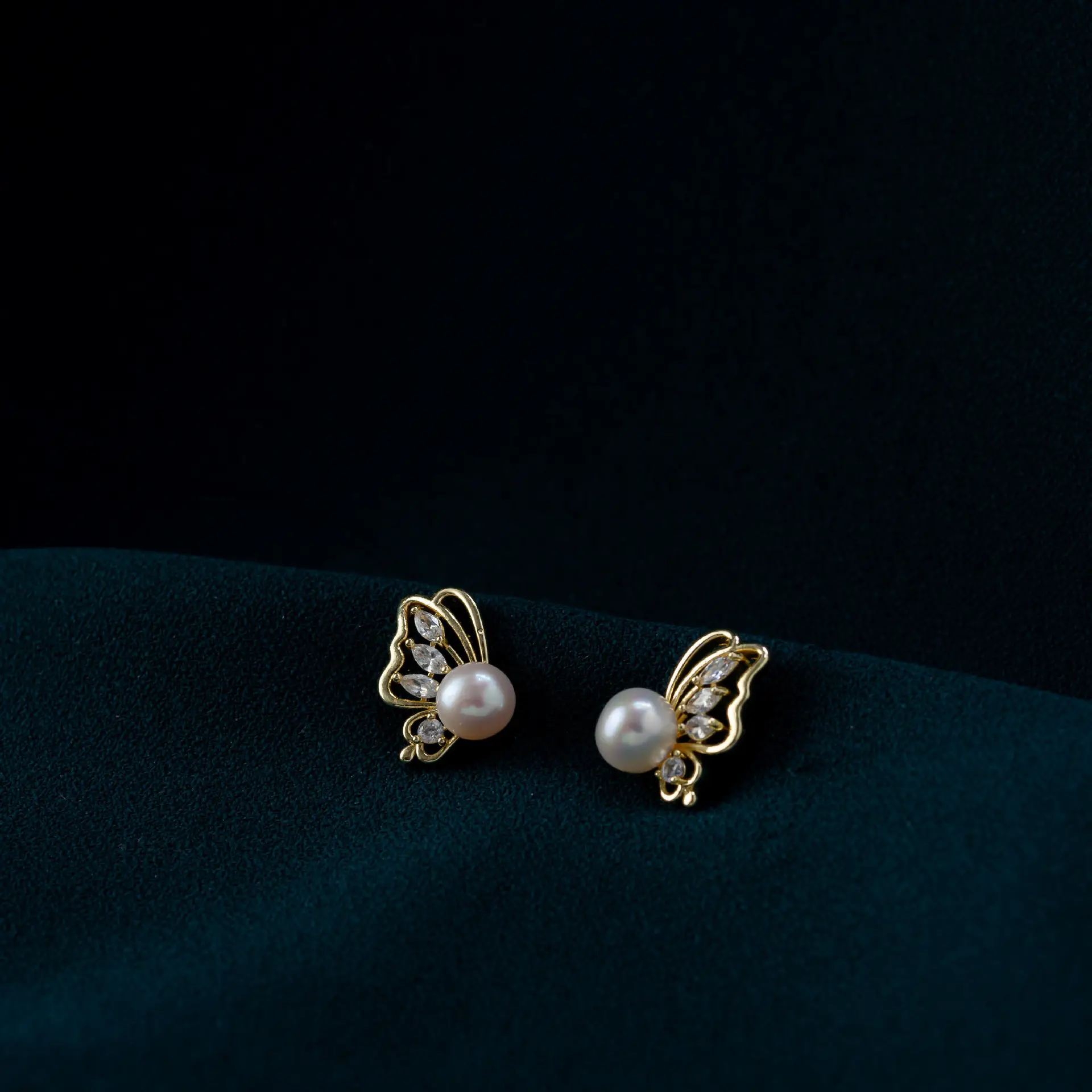 S925 Silver Butterfly Pearl Earrings for Women — feature 9
