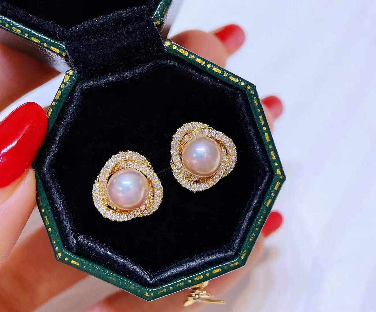S925 Silver Pearl Earrings Round Heart Flower Design — feature 4