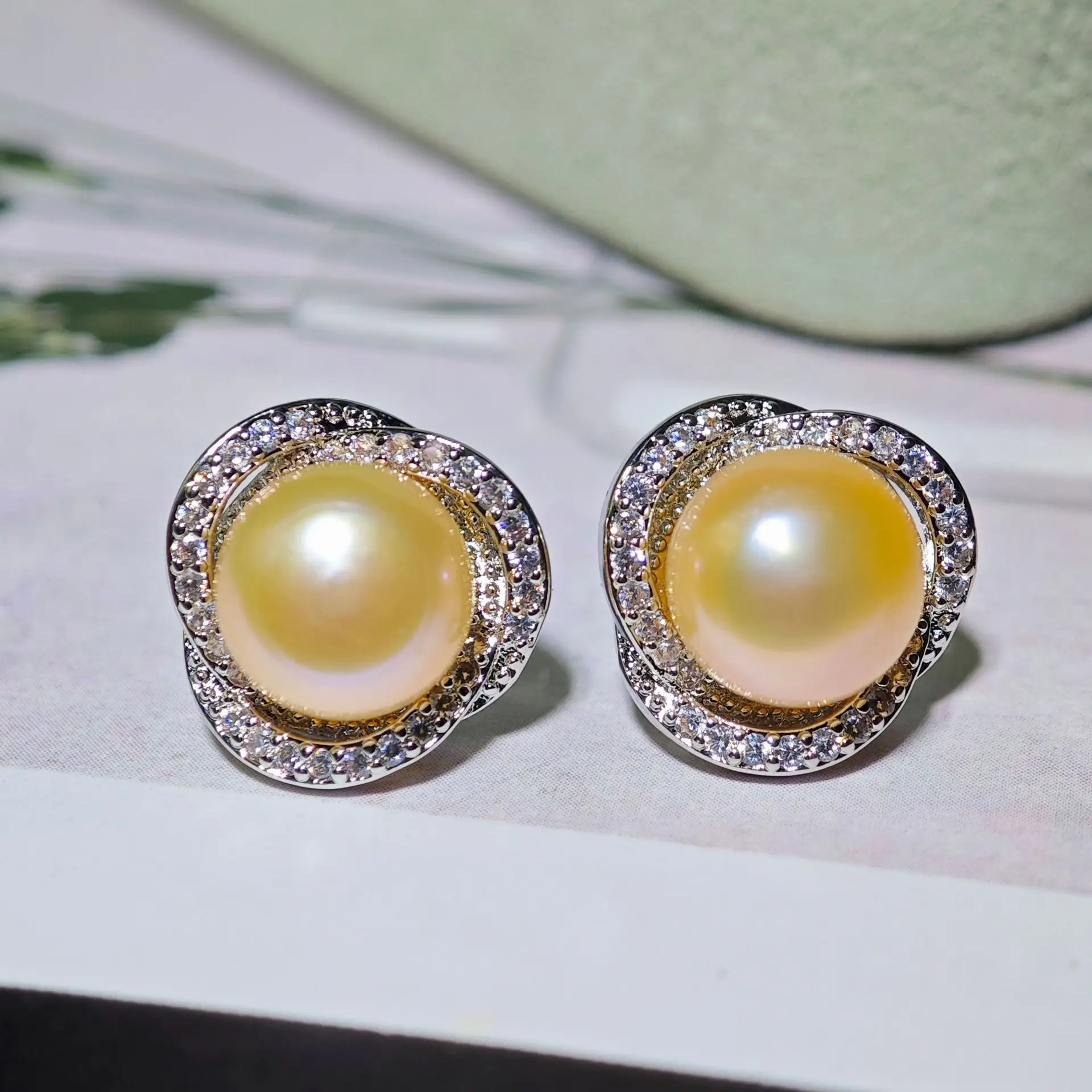 S925 Silver Pearl Earrings Round Heart Flower Design — feature 6