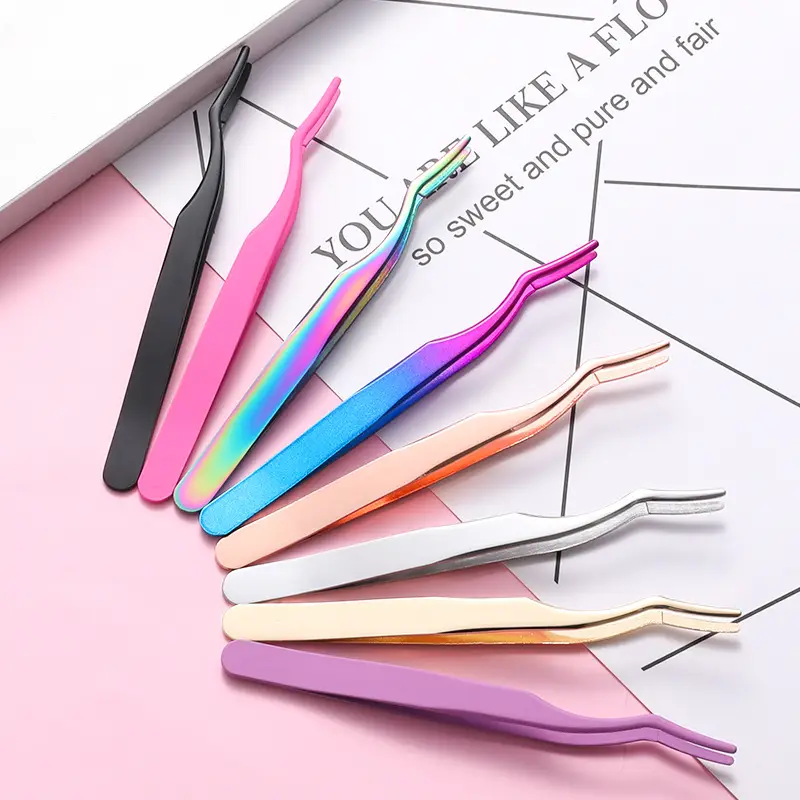 Stainless Steel Eyelash Curler with Holographic Finish - Image 12