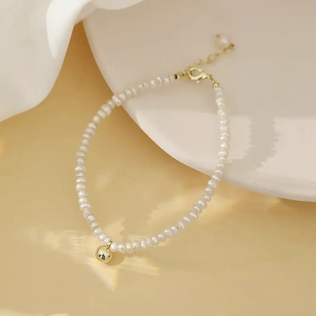 Natural Pearl Necklace with Gold Ball Clavicle for Women