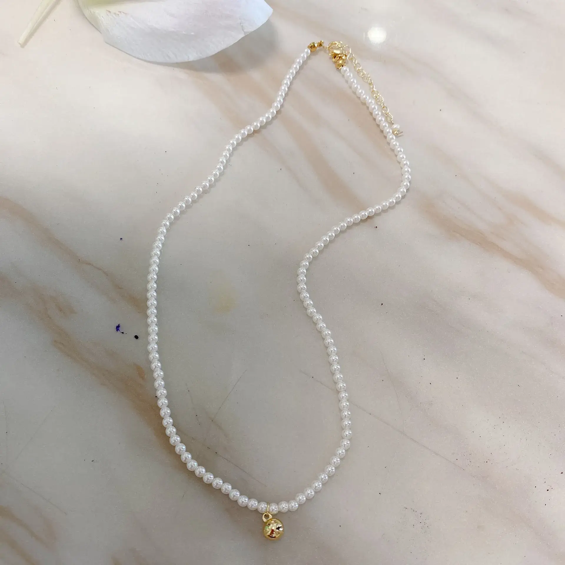 Natural Pearl Necklace with Gold Ball Clavicle for Women