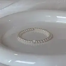 Small Gold Pearl Bracelet for Women's Elegant Jewelry — feature 3