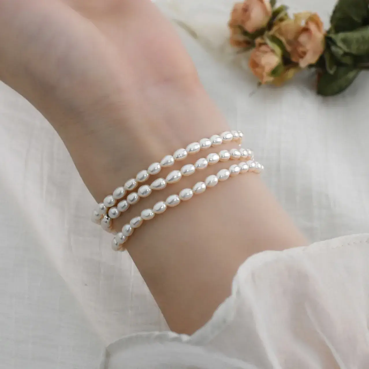 Small Gold Pearl Bracelet for Women's Elegant Jewelry — feature 53