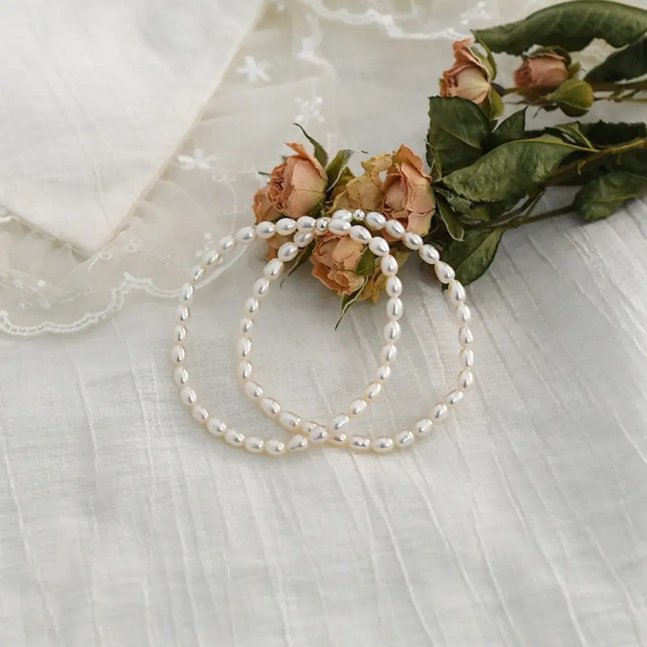 Small Gold Pearl Bracelet for Women's Elegant Jewelry — feature 54