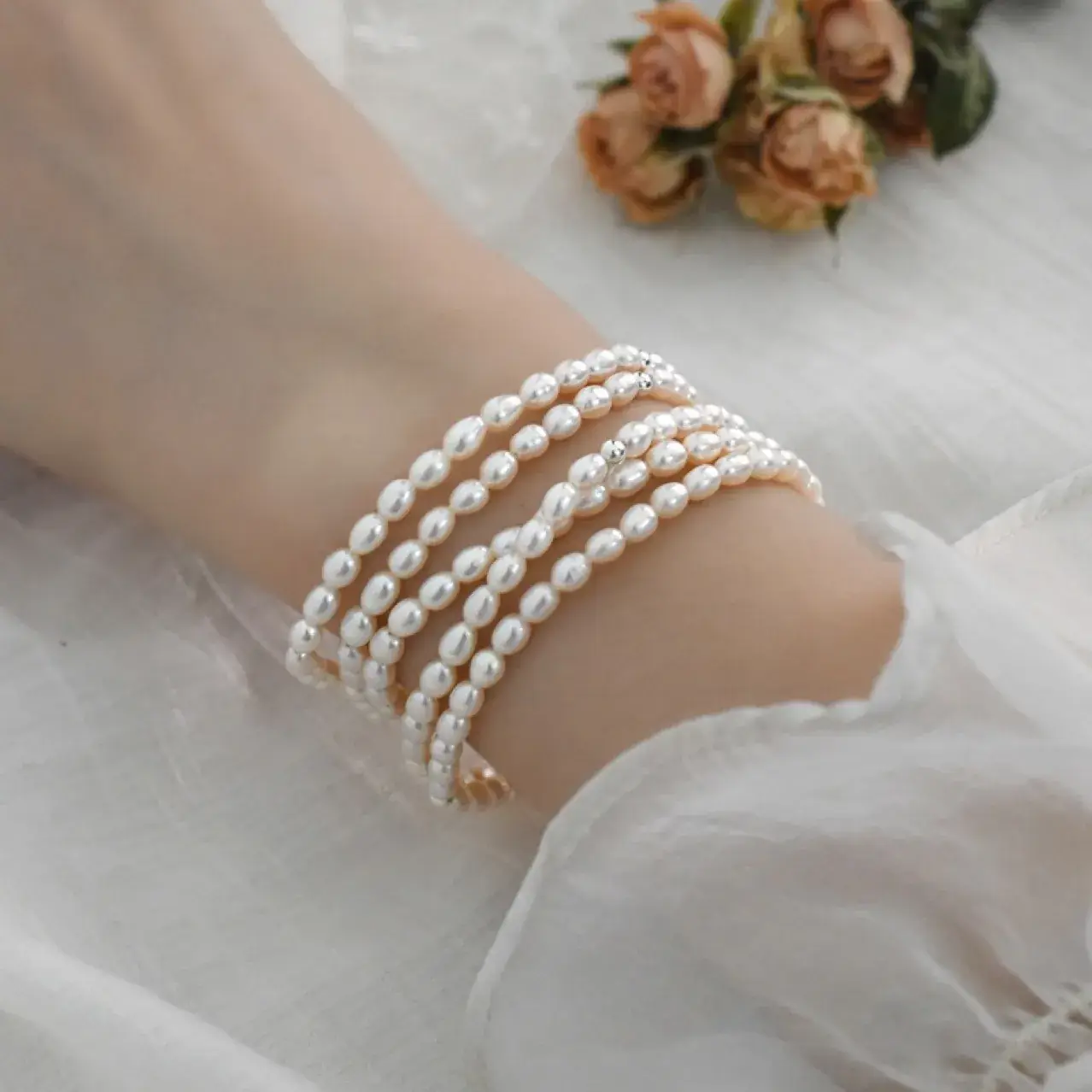Small Gold Pearl Bracelet for Women's Elegant Jewelry — feature 56