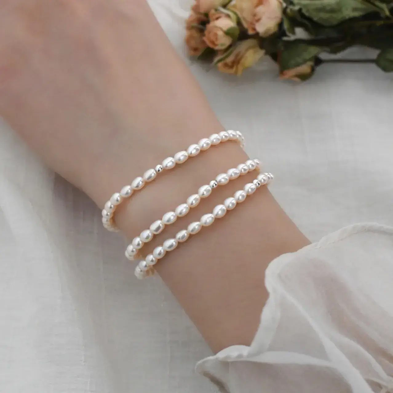 Small Gold Pearl Bracelet for Women's Elegant Jewelry — feature 57