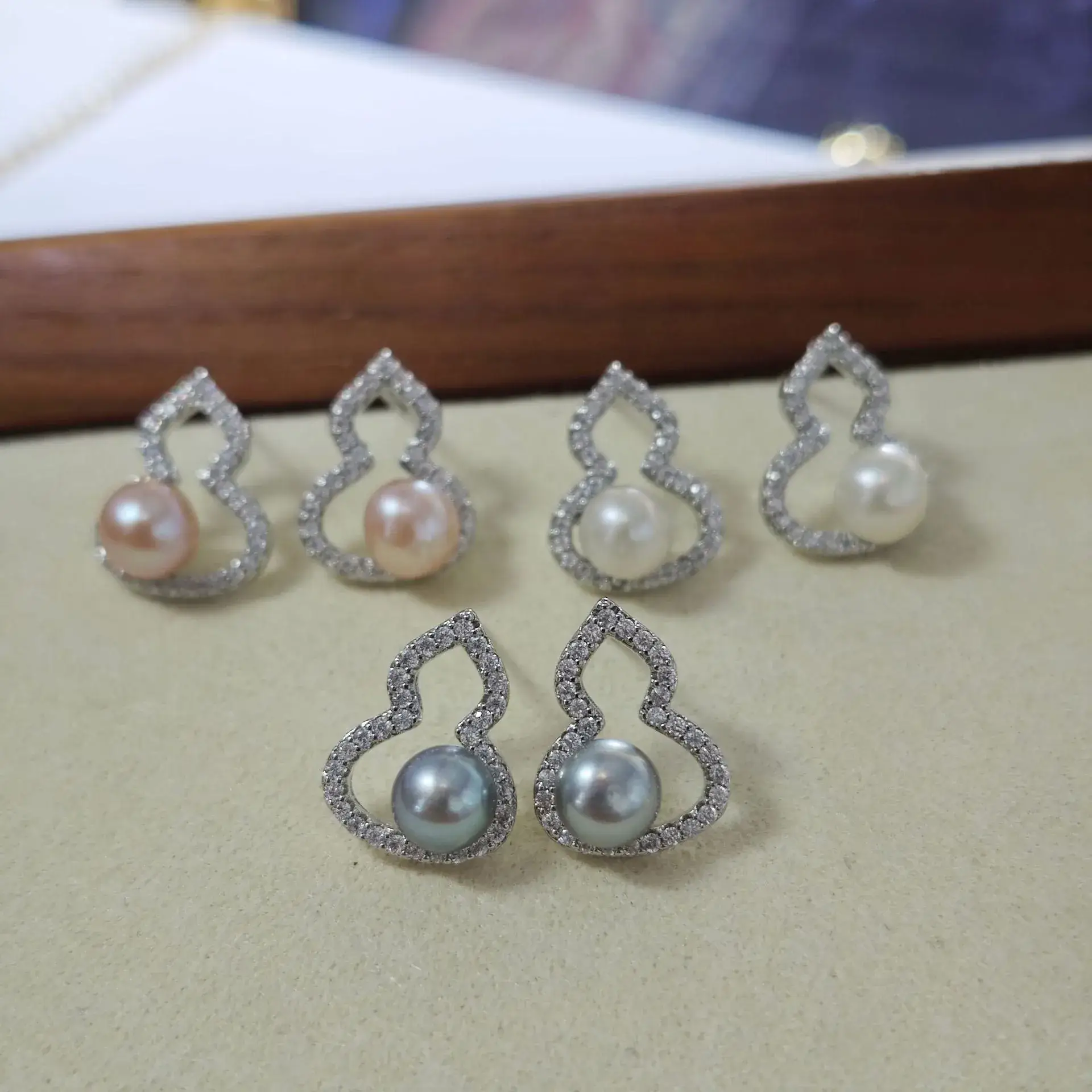 Zhuji Earring S925 Silver Needle Freshwater Pearl Earring (Fulu) 6-7MM Small Gourd Suit — feature 11